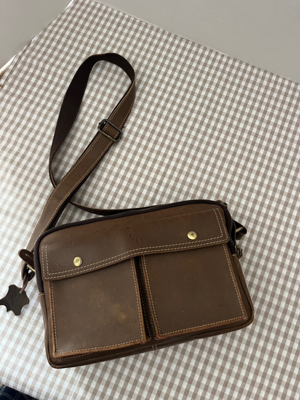 Paudy Brown Leather Crossbody or Camera Bag in Excellent Condition